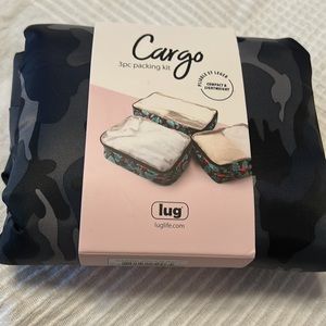 Log cargo, three piece packing kit brand new in desirable camo navy